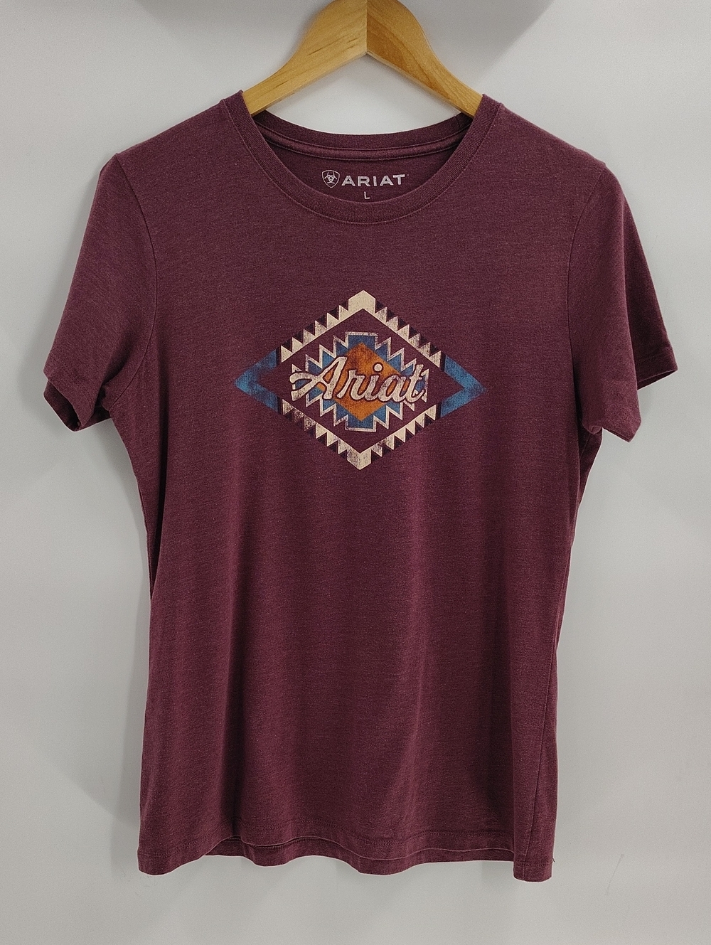 Ariat Tee Size Large Aztec Graphic Short Sleeve Faded Maroon
